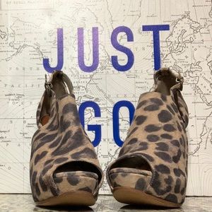 Schutz heels leopard, size 7